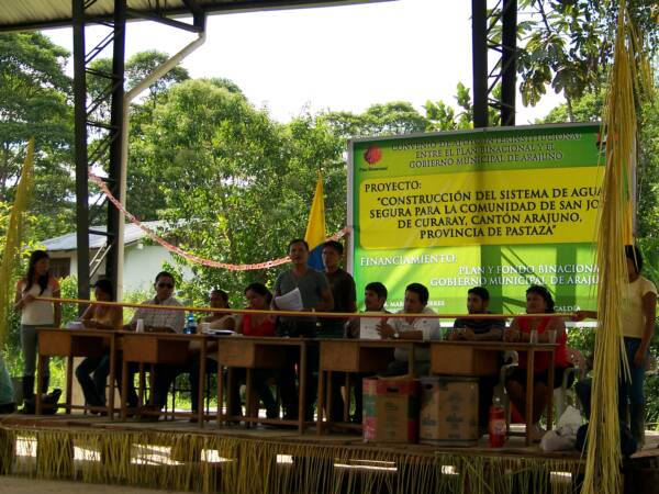 Reception of the Drinking water system with members of the Arajuno Government - San José de Curaray 